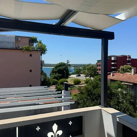 Apartment лилия 2 *