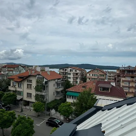 Apartamento лилия 2 *